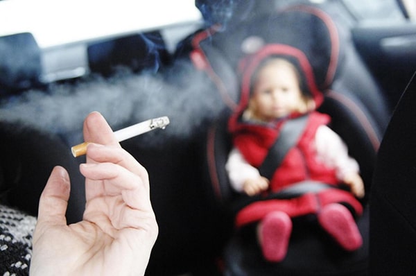 Giữ trẻ tránh xa khói thuốc lá để phòng viêm phế quản và các bệnh hô hấp nói chung