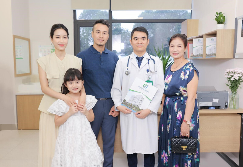 Phương Đông nhận danh hiệu Top 3 Bệnh viện tốt nhất Việt Nam
